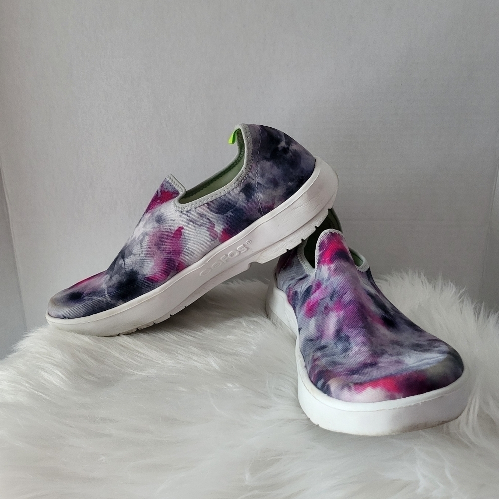 Oofos Tie-Dye Slip-On Shoes, Size 10